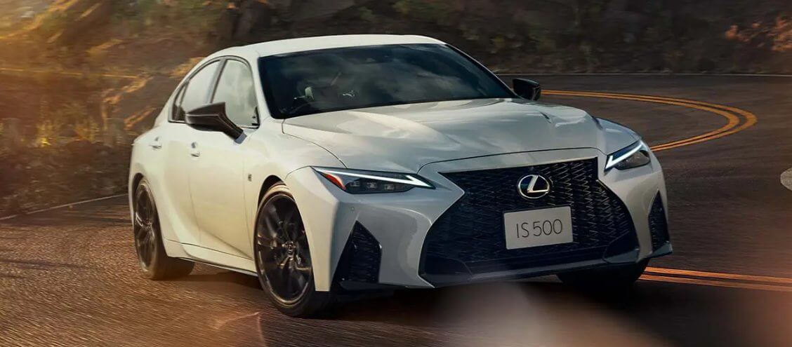 レクサスIS 500 FスポーツP 5.0L V8ガソリン|中古が狙い目のFRスポーツセダン
